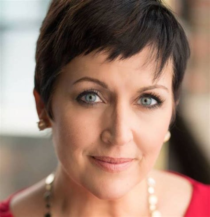 Donna Pitman KMBC 9, Bio, Wiki, Age, Height, Family, Husband, Salary, and Net Worth