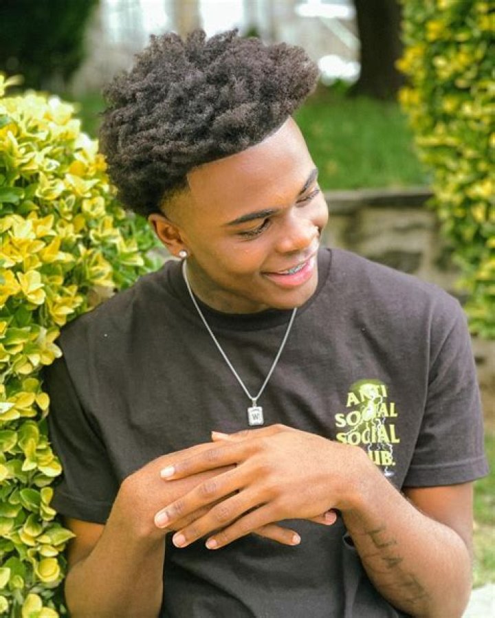 famouswooda Biography, Facts & Life Story