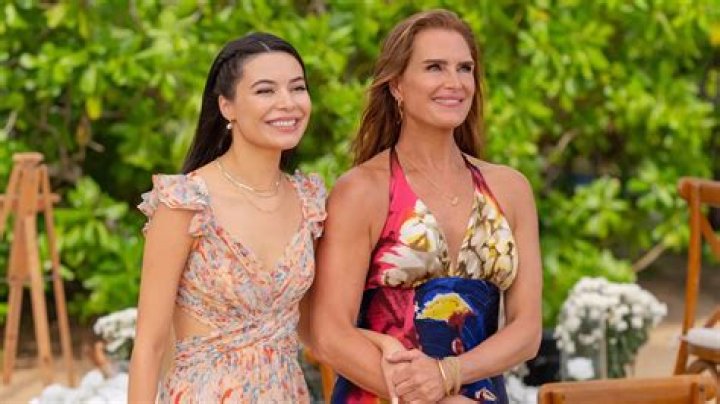 Is El Mariana Gay? Sexuality And Novia 2024