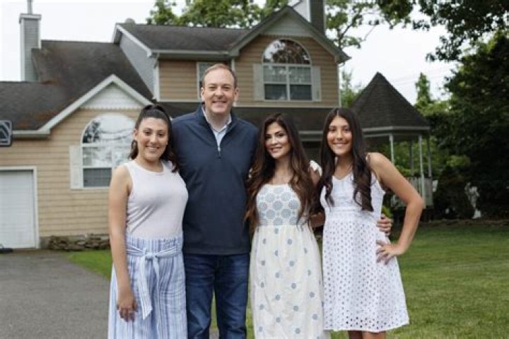 Ivory Hecker Website, Bio, Wiki, Age, Husband, Father, Music, Salary, and Net Worth