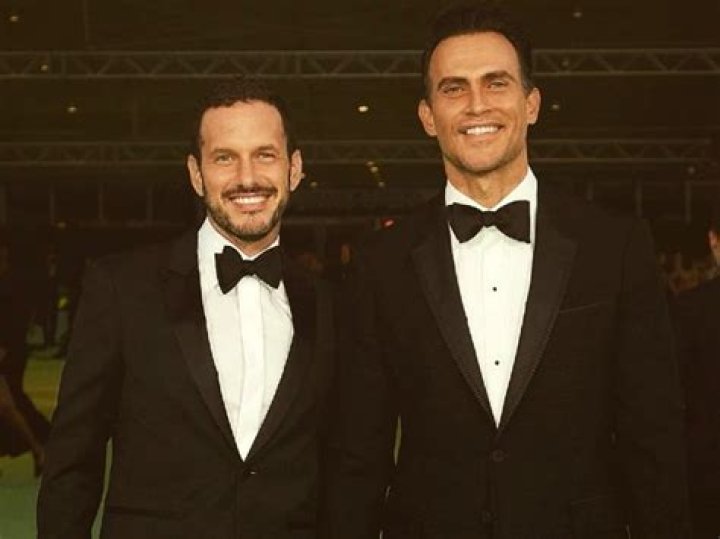 Jason Landau wiki/bio shows a rehab time with husband Cheyenne Jackson. His net worth.