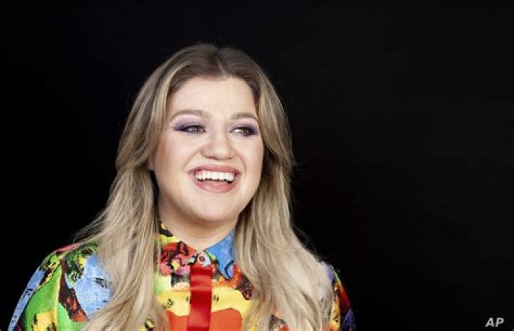 Kelly Clarkson – Biography, Facts & Life Story