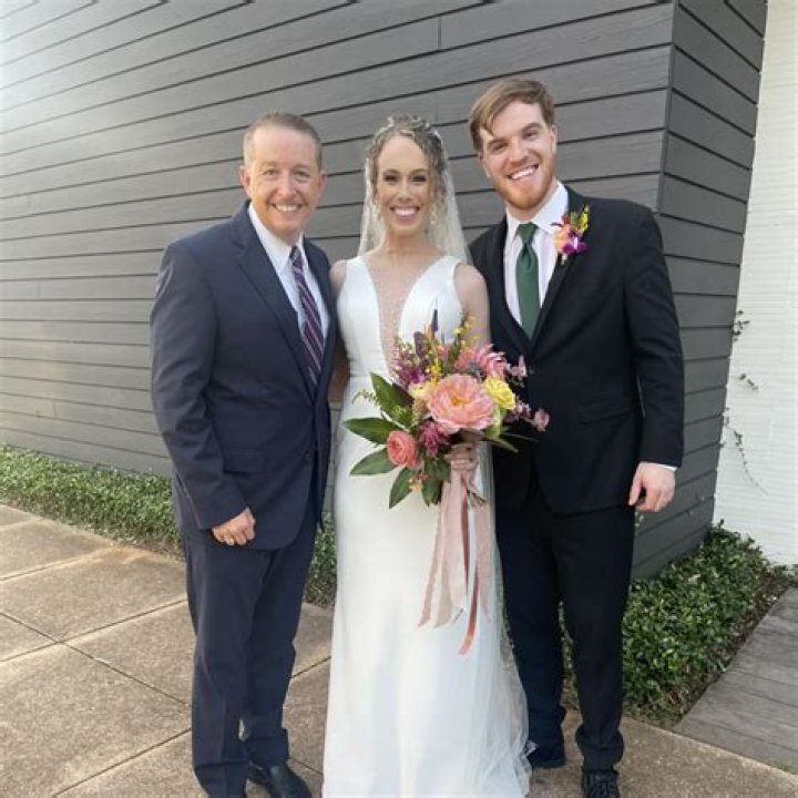 Lauren Linahan WBRC, Bio, Wiki, Age, Height, Husband, WTVM, Salary, and Net Worth