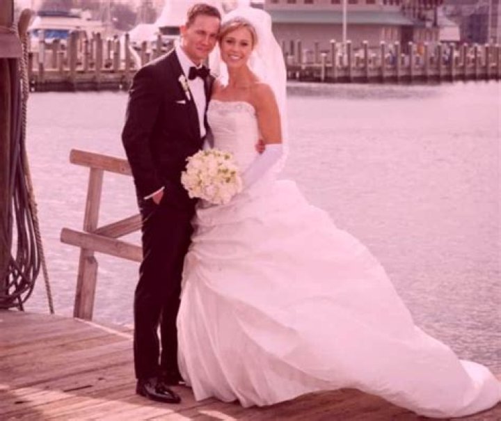 Marnie Oursler wiki-bio shows divorce & second marriage. Her net worth?