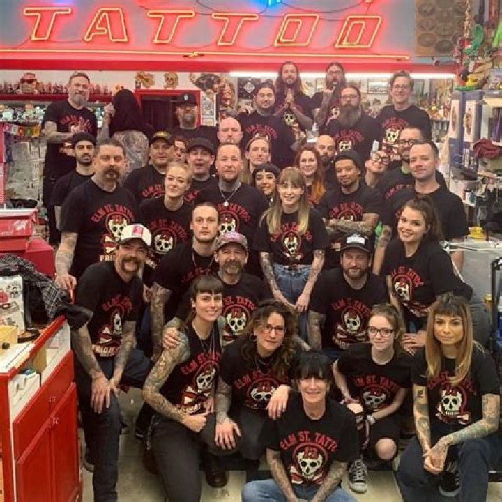 Oliver Peck Wiki Reveals Personal Details! Age, Married, Wife, Tattoos & Facts